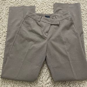 Women’s size zero 
Ann Taylor signature trousers In khaki
